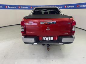 Photo '6' of Mitsubishi Triton
