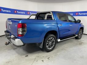 Photo '7' of Mitsubishi Triton