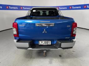 Photo '6' of Mitsubishi Triton