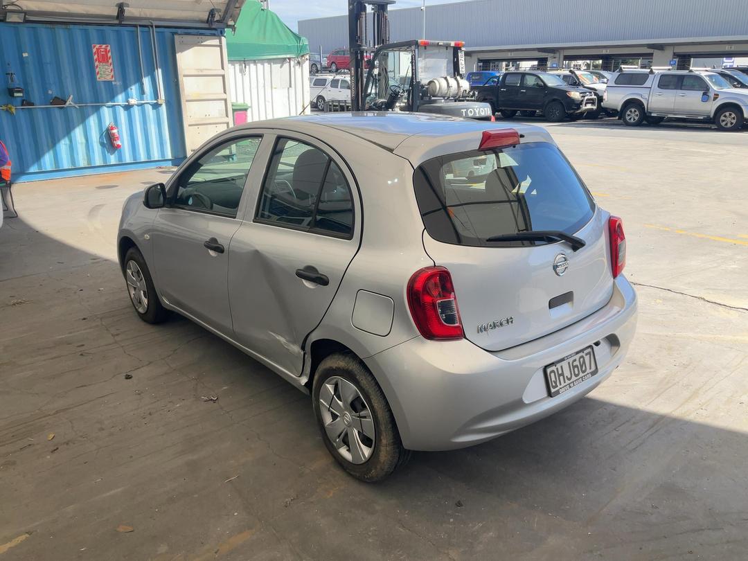 Photo '8' of Nissan March