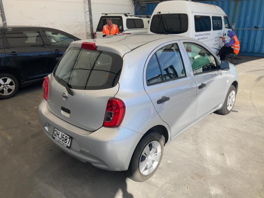 Photo '11' of Nissan March