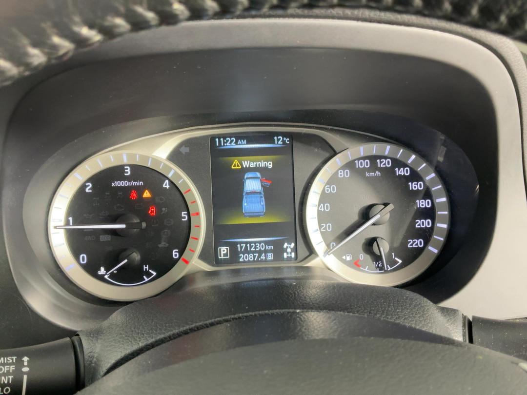 Photo '21' of Nissan Navara