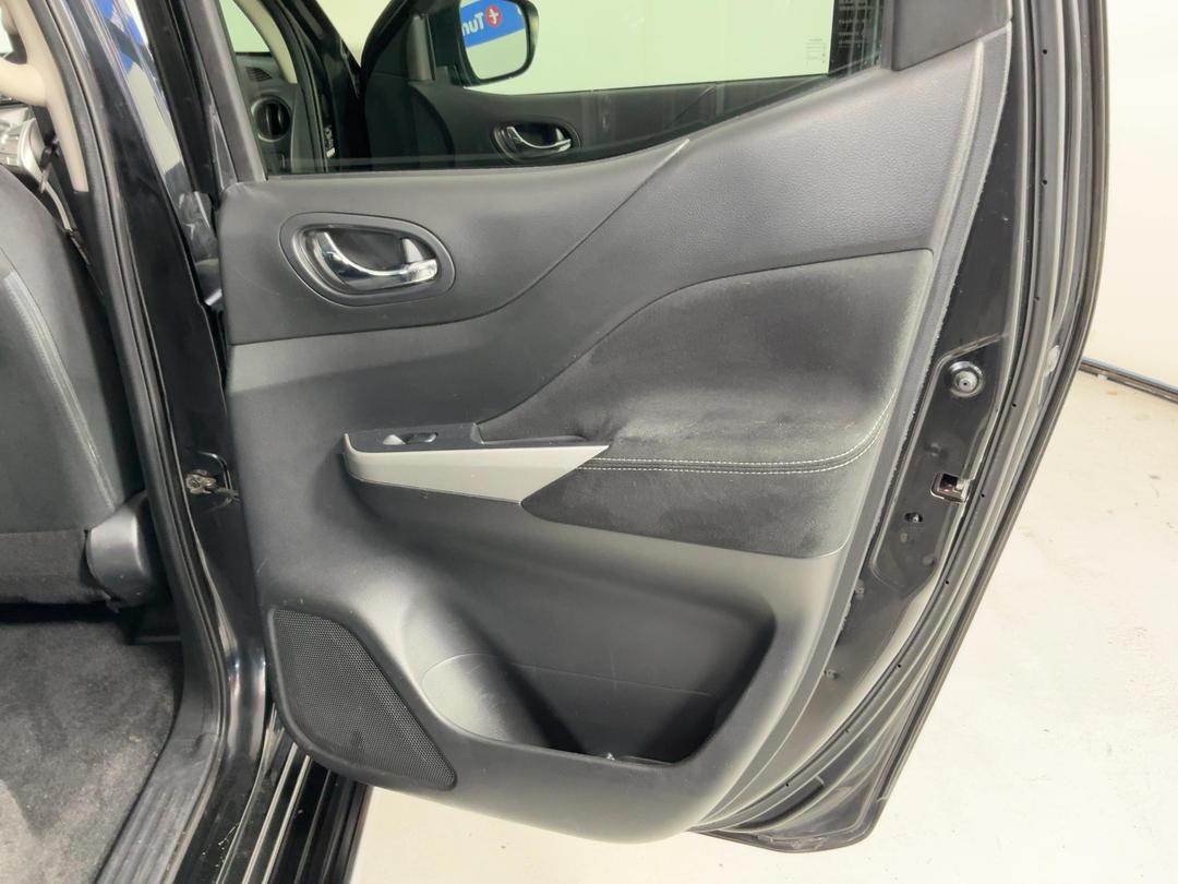 Photo '19' of Nissan Navara