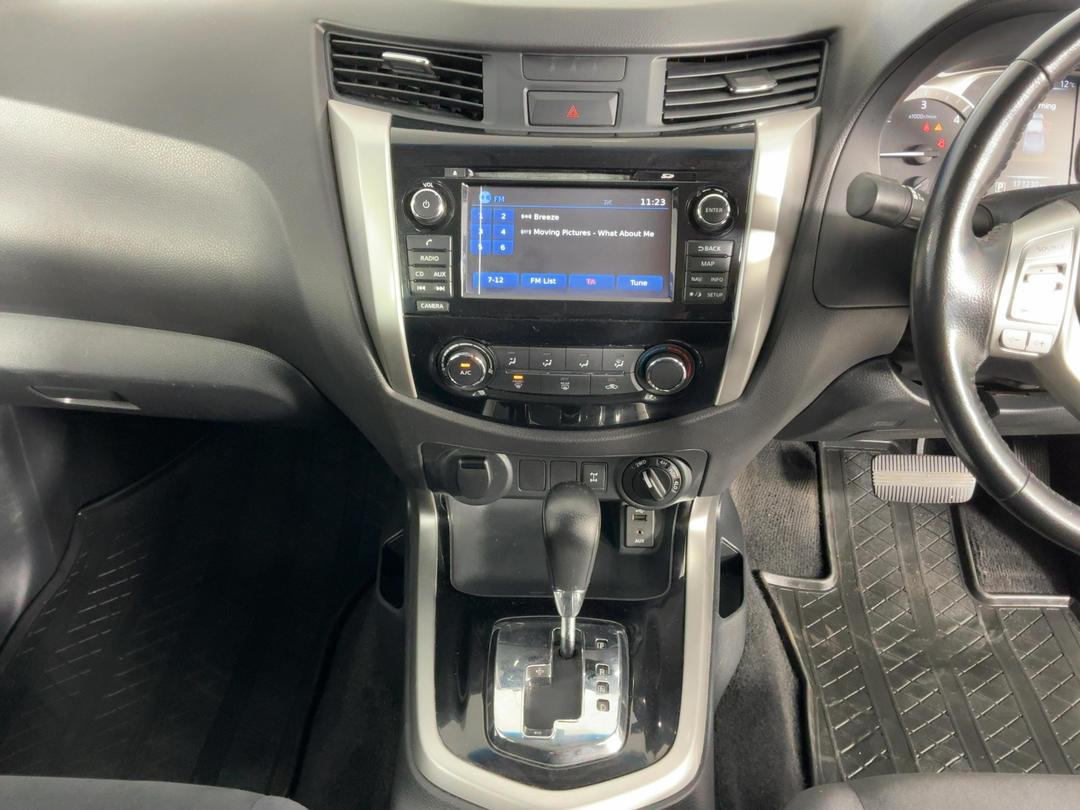 Photo '18' of Nissan Navara