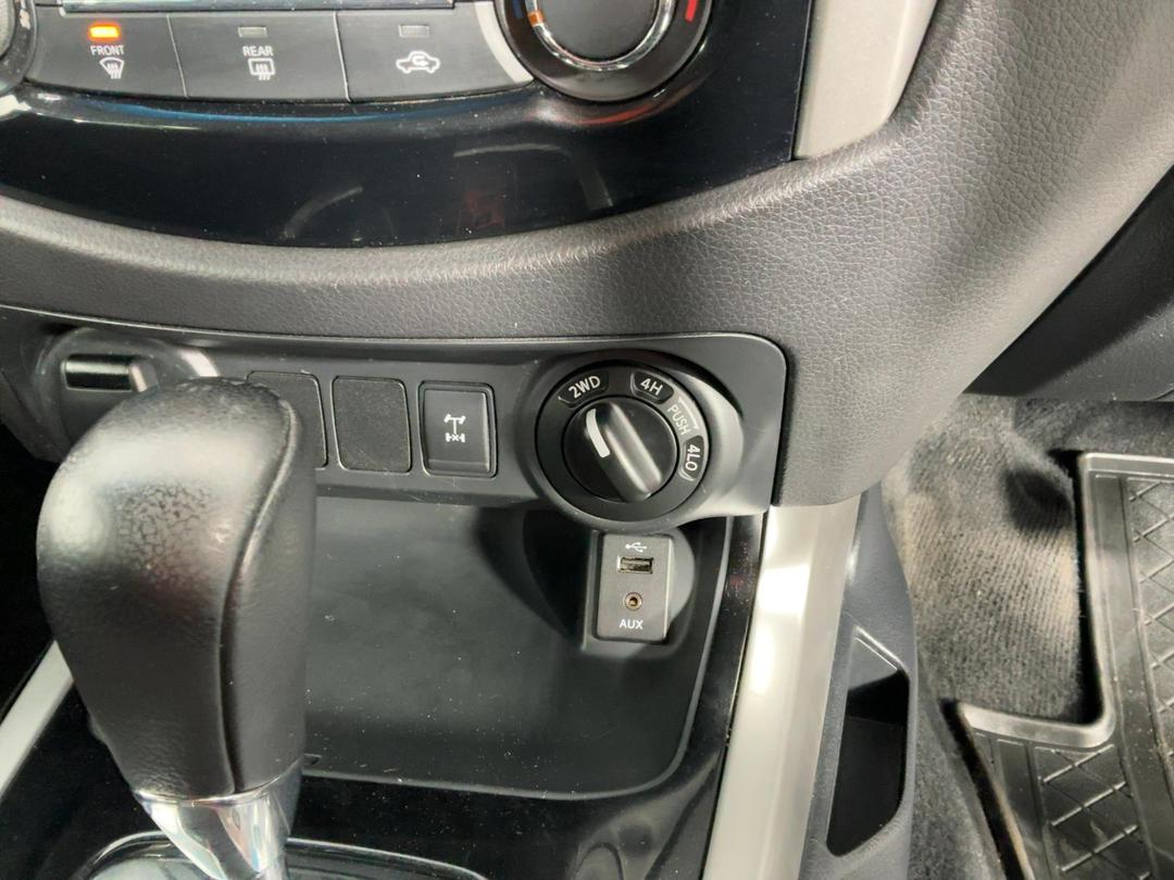 Photo '23' of Nissan Navara