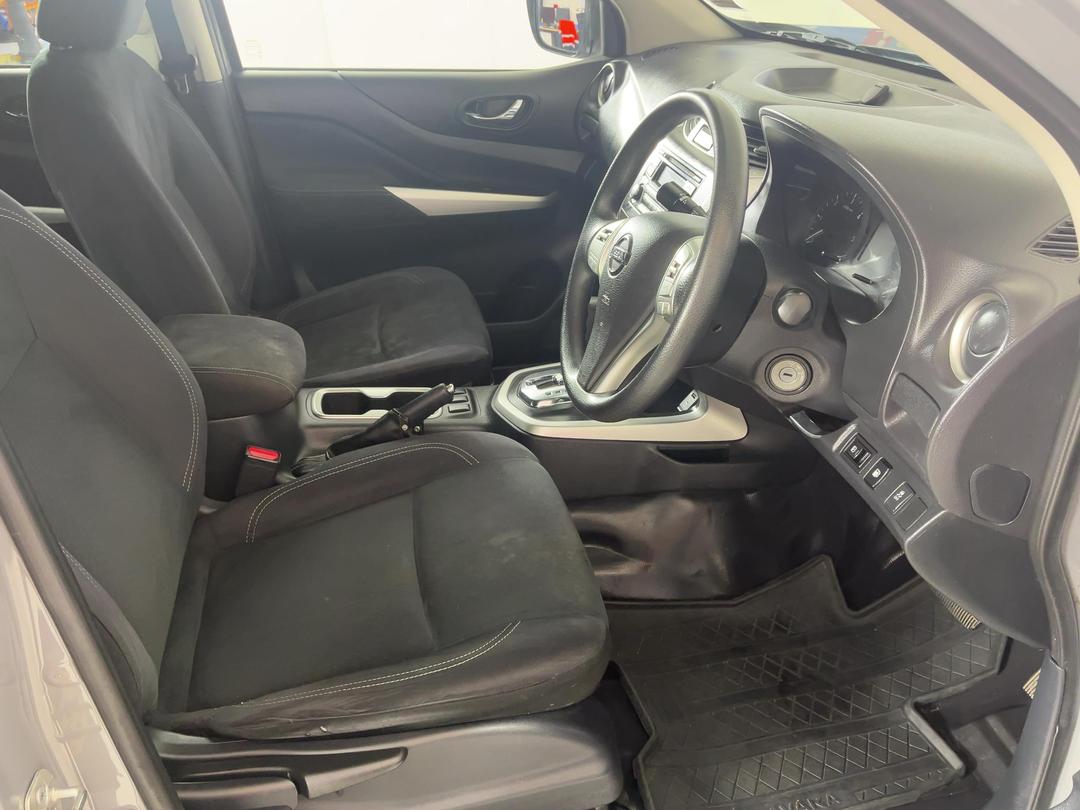 Photo '16' of Nissan Navara