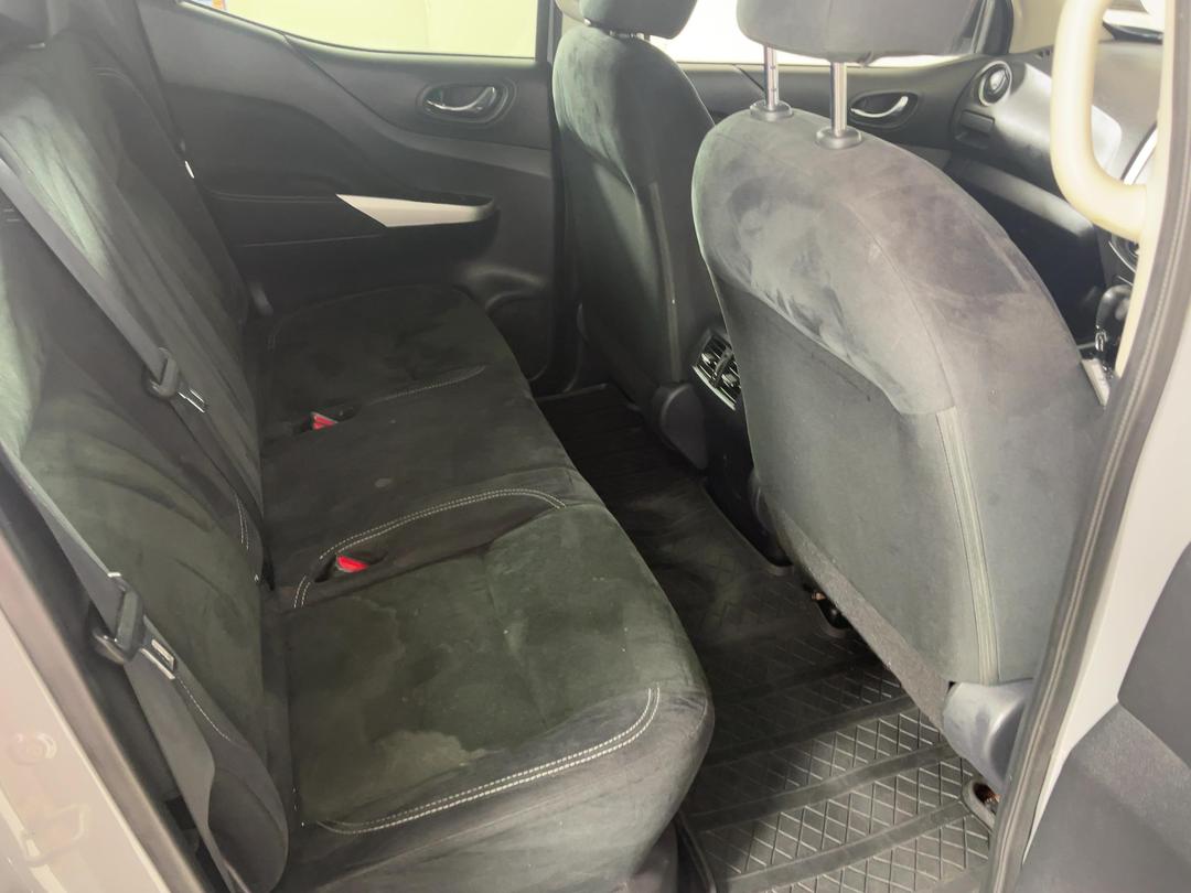 Photo '20' of Nissan Navara