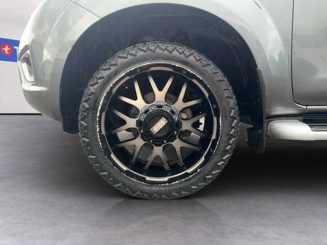 Photo '10' of Nissan Navara