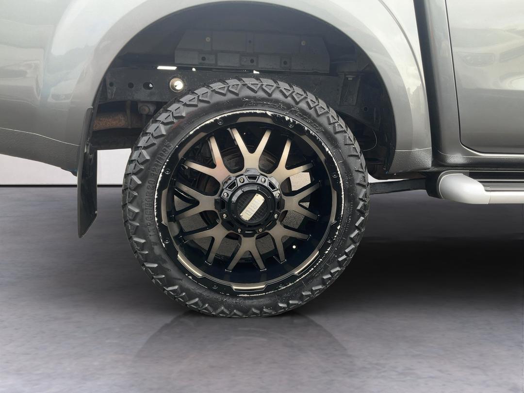 Photo '12' of Nissan Navara