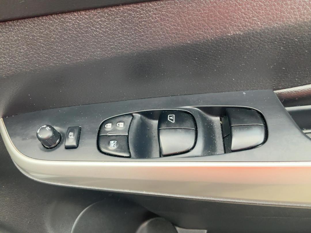 Photo '25' of Nissan Navara