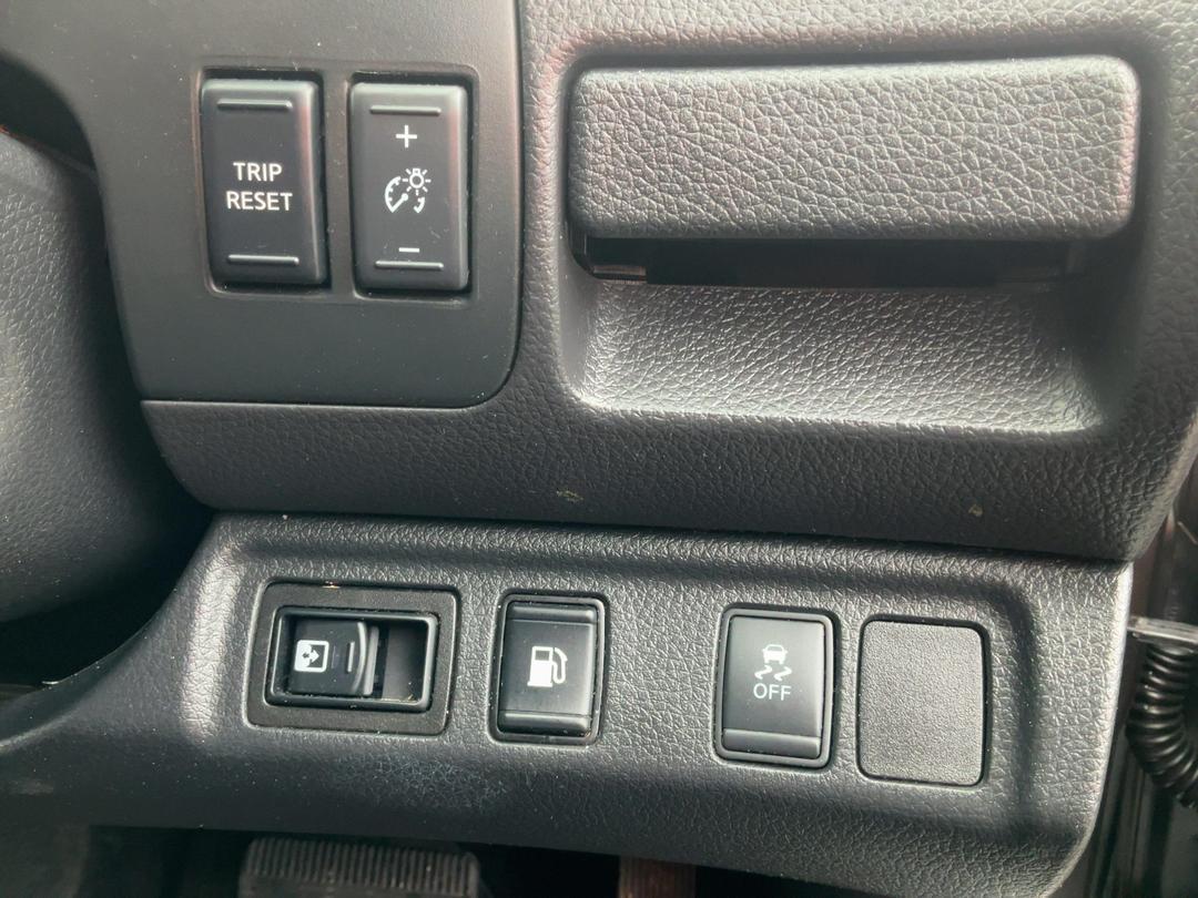 Photo '26' of Nissan Navara
