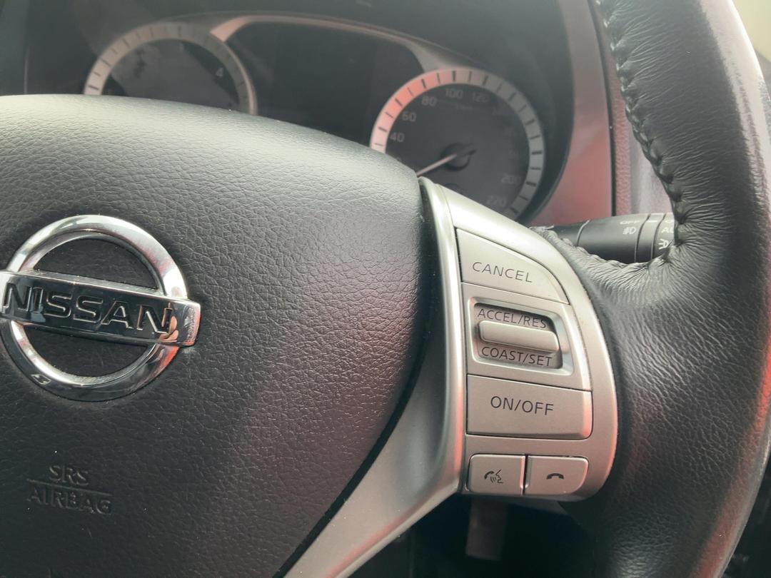 Photo '27' of Nissan Navara