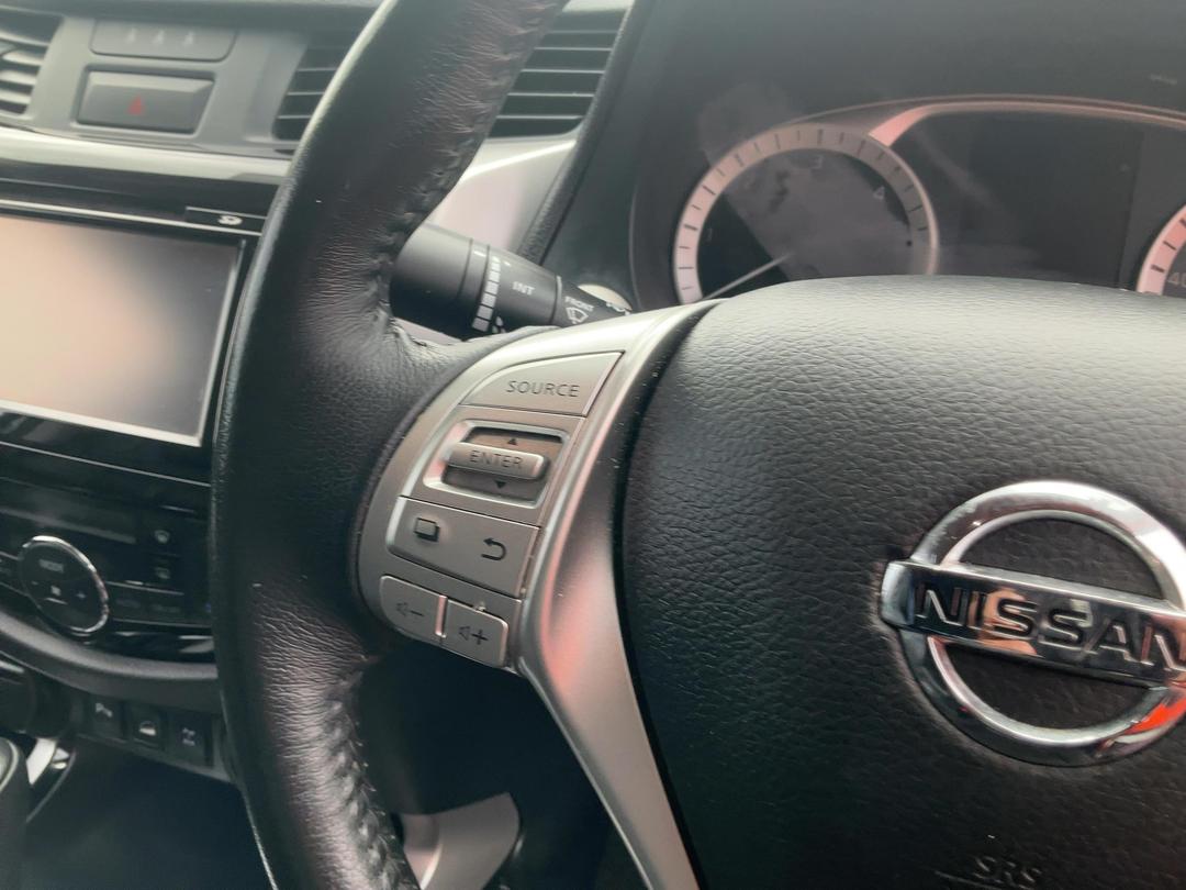 Photo '28' of Nissan Navara