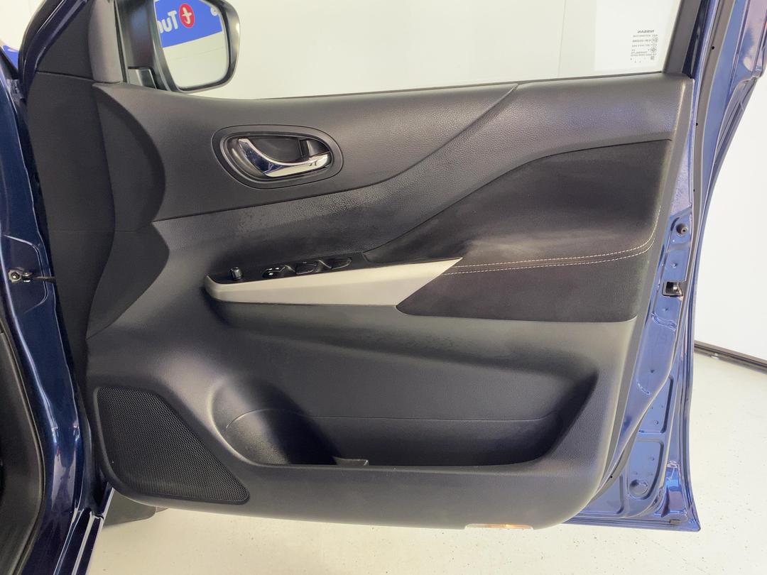 Photo '15' of Nissan Navara