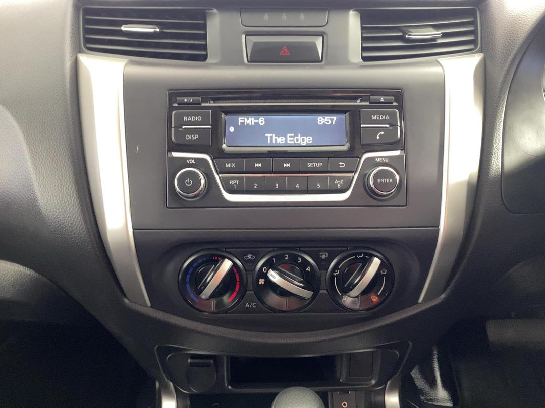 Photo '18' of Nissan Navara