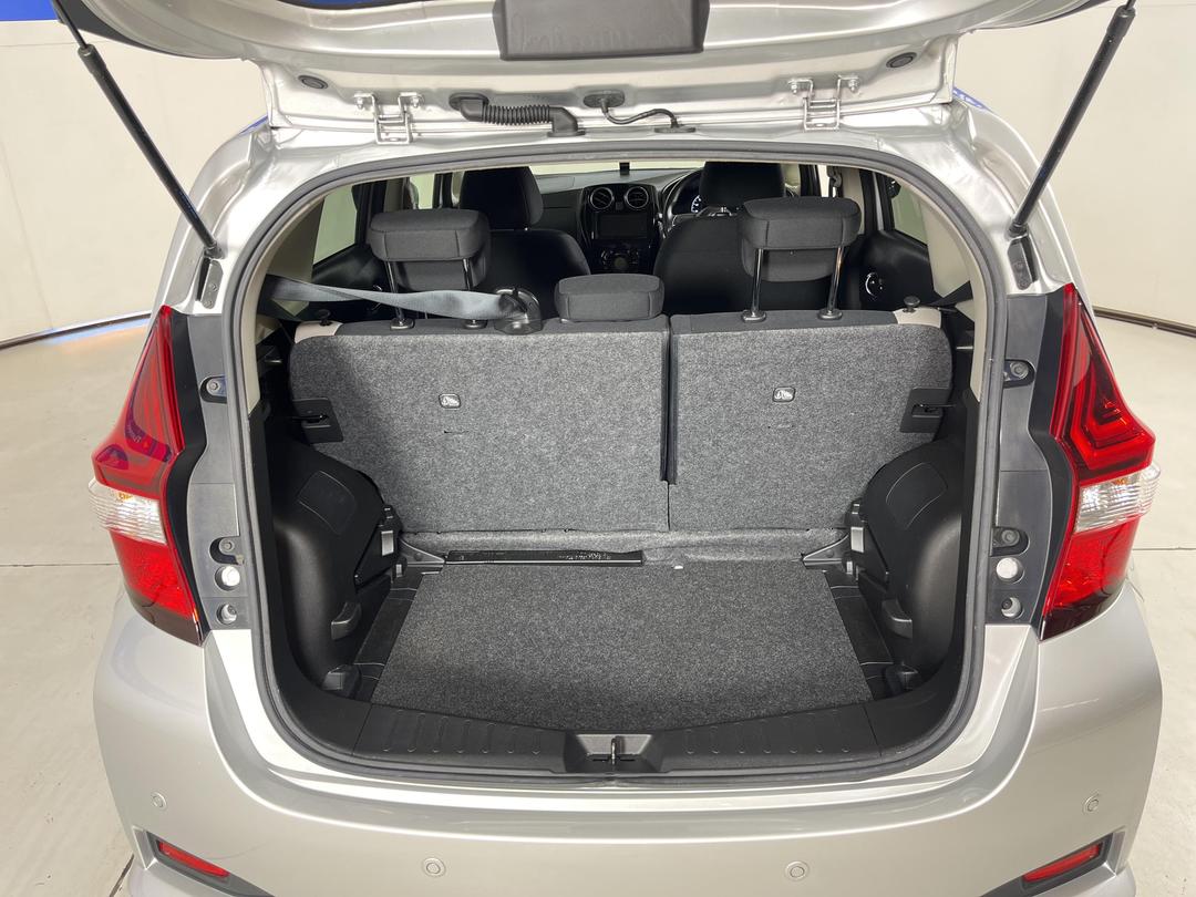 Photo '14' of Nissan Note