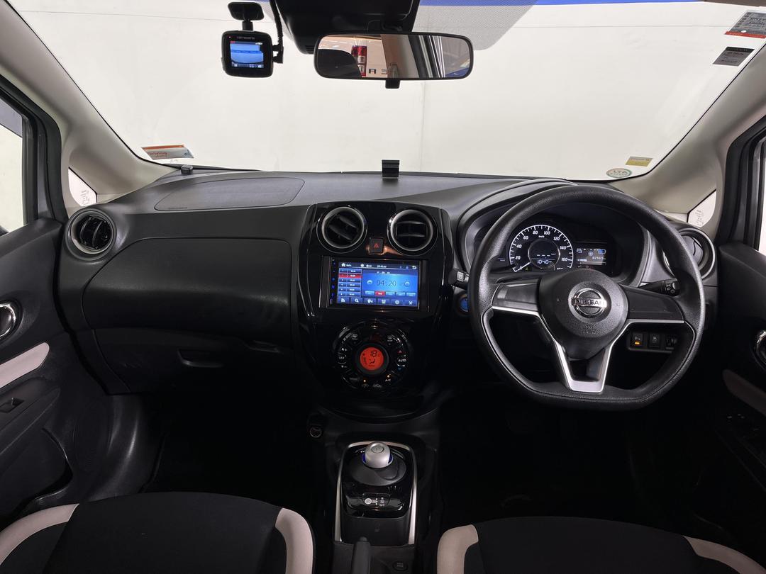 Photo '17' of Nissan Note