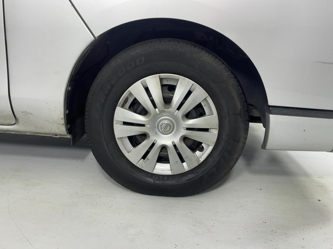 Photo '9' of Nissan NV350