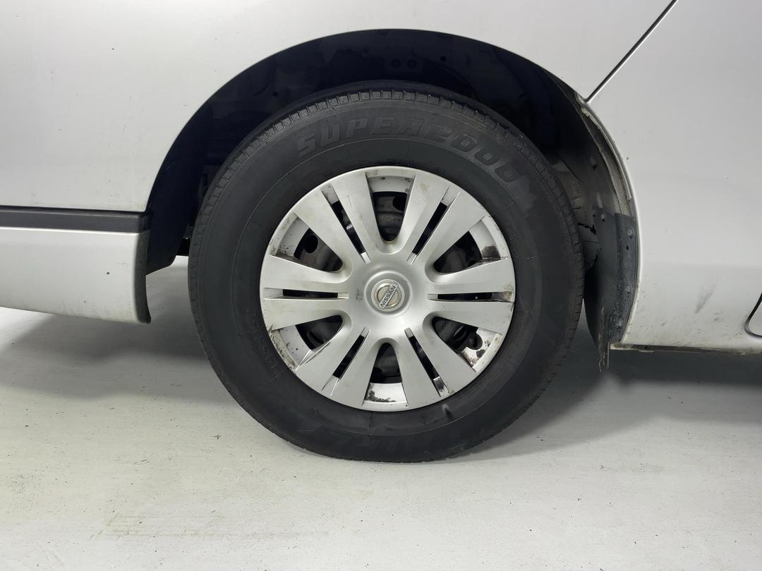 Photo '10' of Nissan NV350