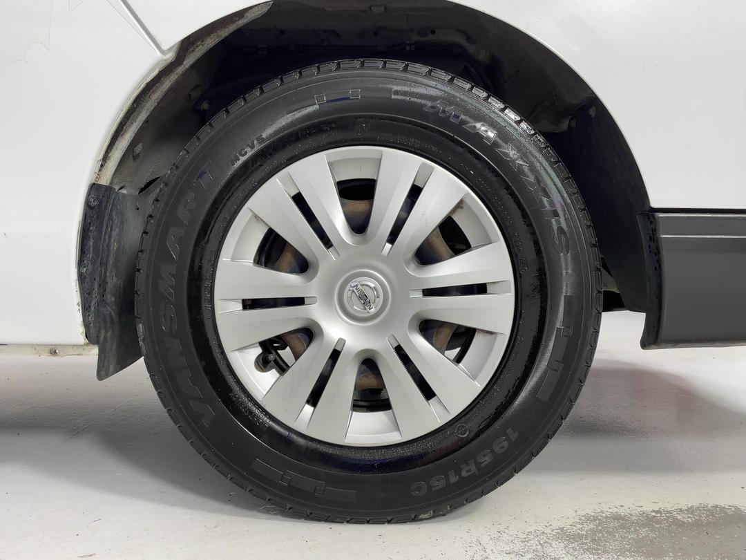 Photo '9' of Nissan NV350