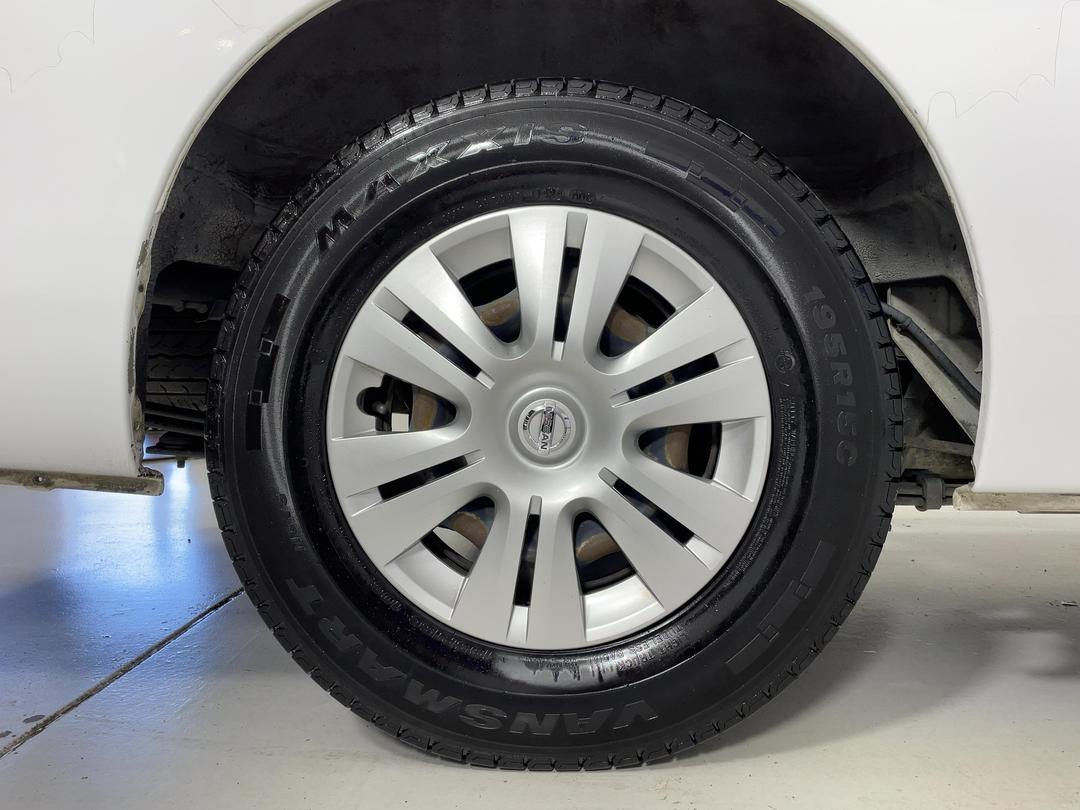 Photo '12' of Nissan NV350