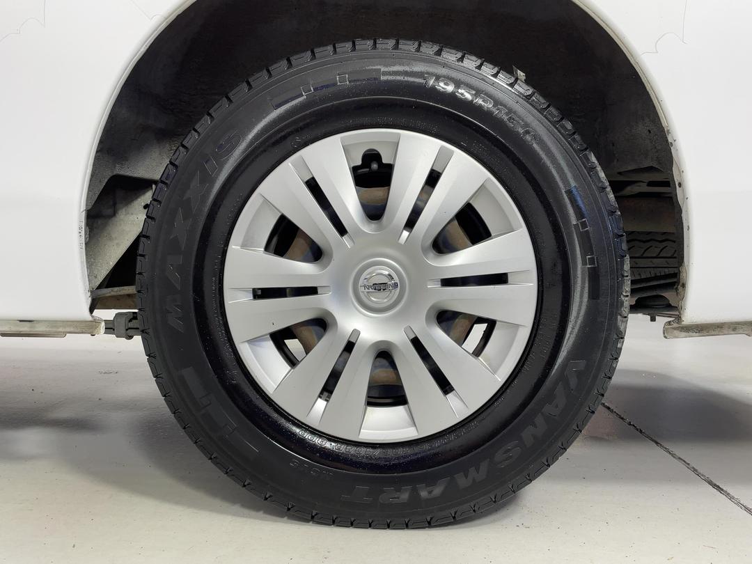 Photo '11' of Nissan NV350
