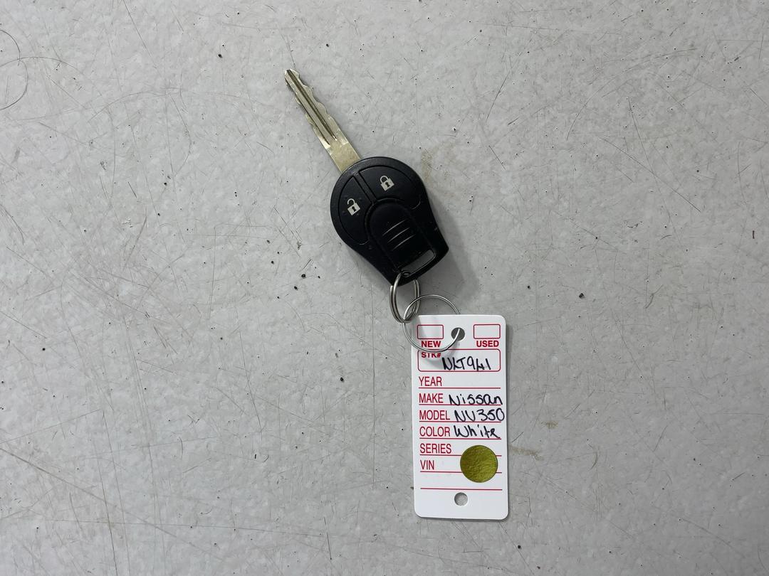 Photo '22' of Nissan NV350