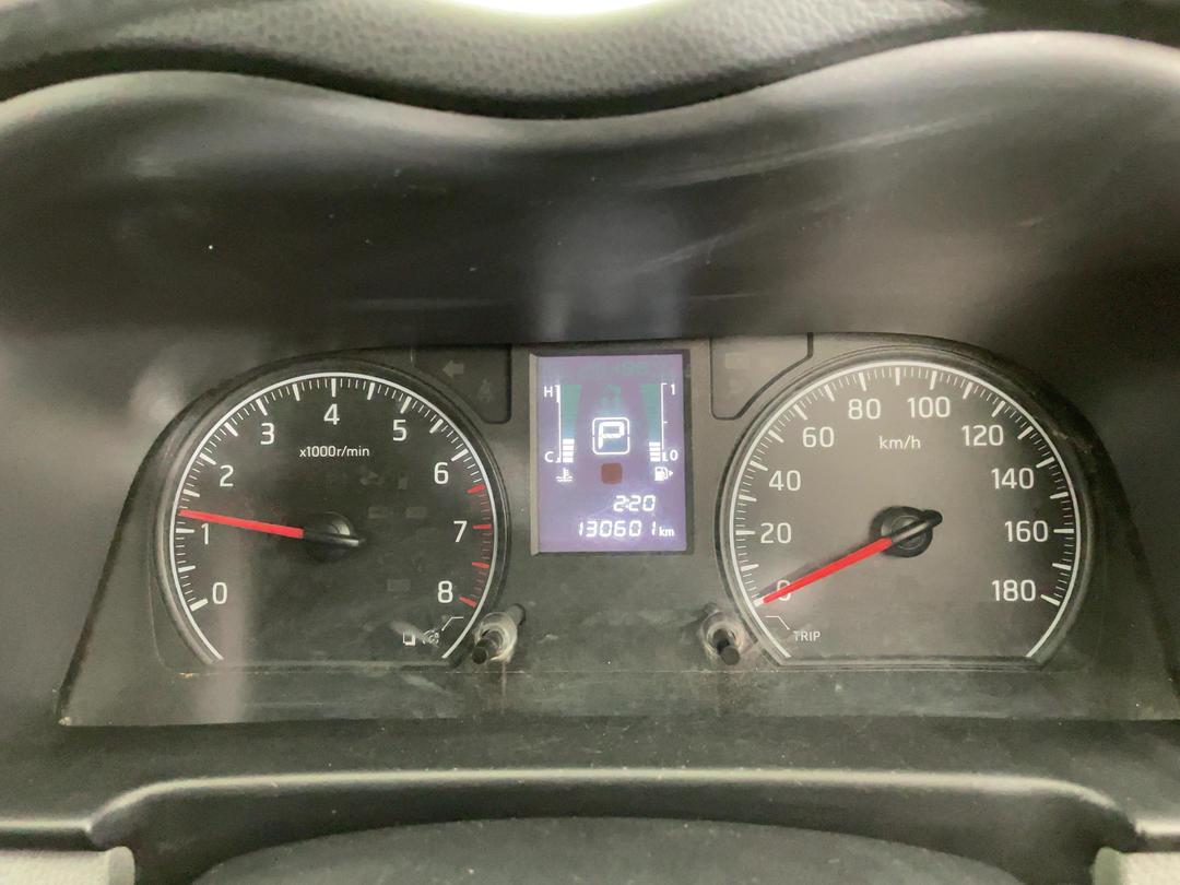 Photo '21' of Nissan NV350