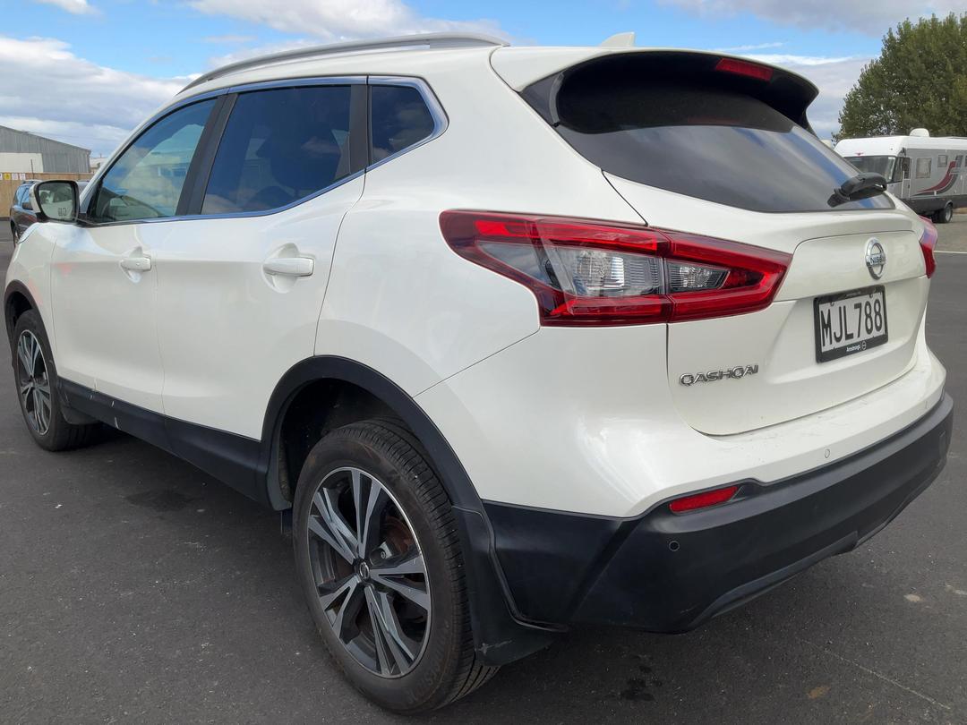 Photo '3' of Nissan Qashqai ST-L