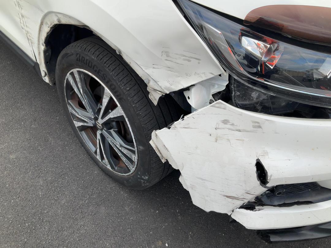 Photo '8' of Nissan Qashqai ST-L