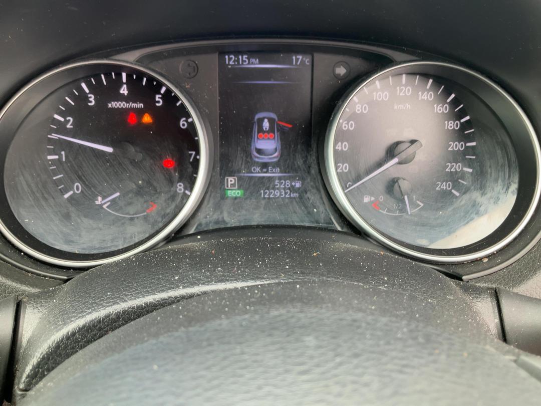 Photo '9' of Nissan Qashqai ST-L