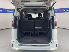 Photo '14' of Nissan Serena
