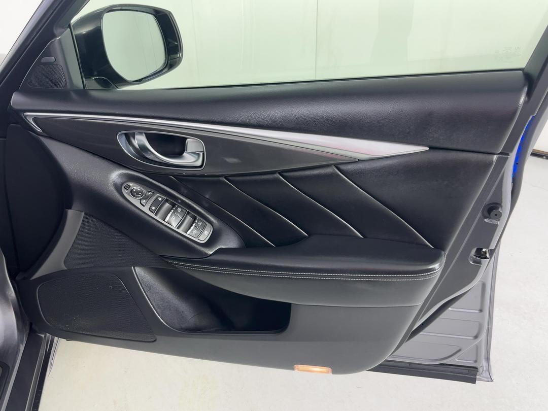 Photo '15' of Nissan Skyline