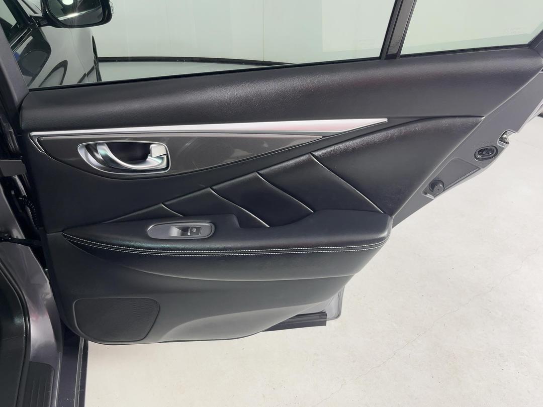 Photo '19' of Nissan Skyline