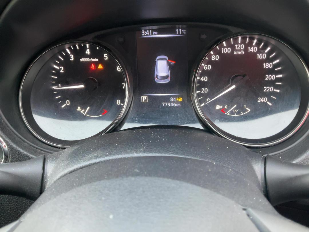 Photo '10' of Nissan X-Trail ST