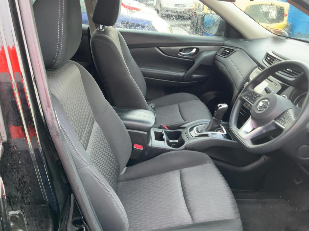 Photo '12' of Nissan X-Trail ST