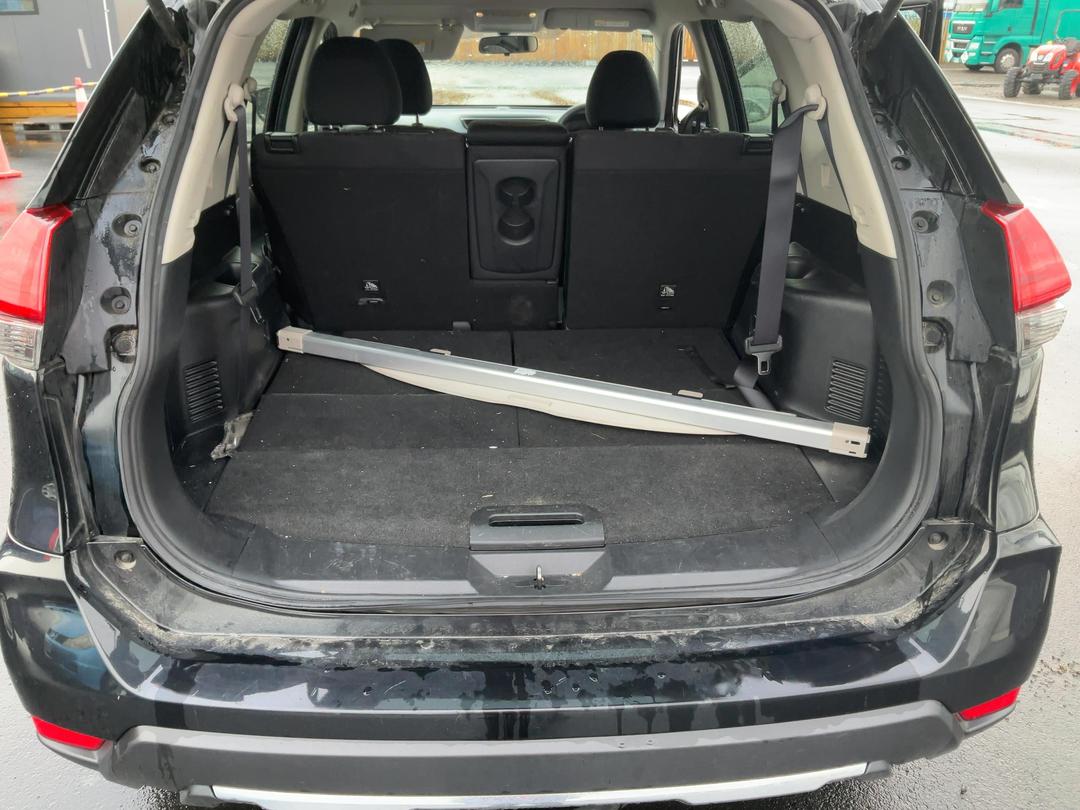 Photo '14' of Nissan X-Trail ST