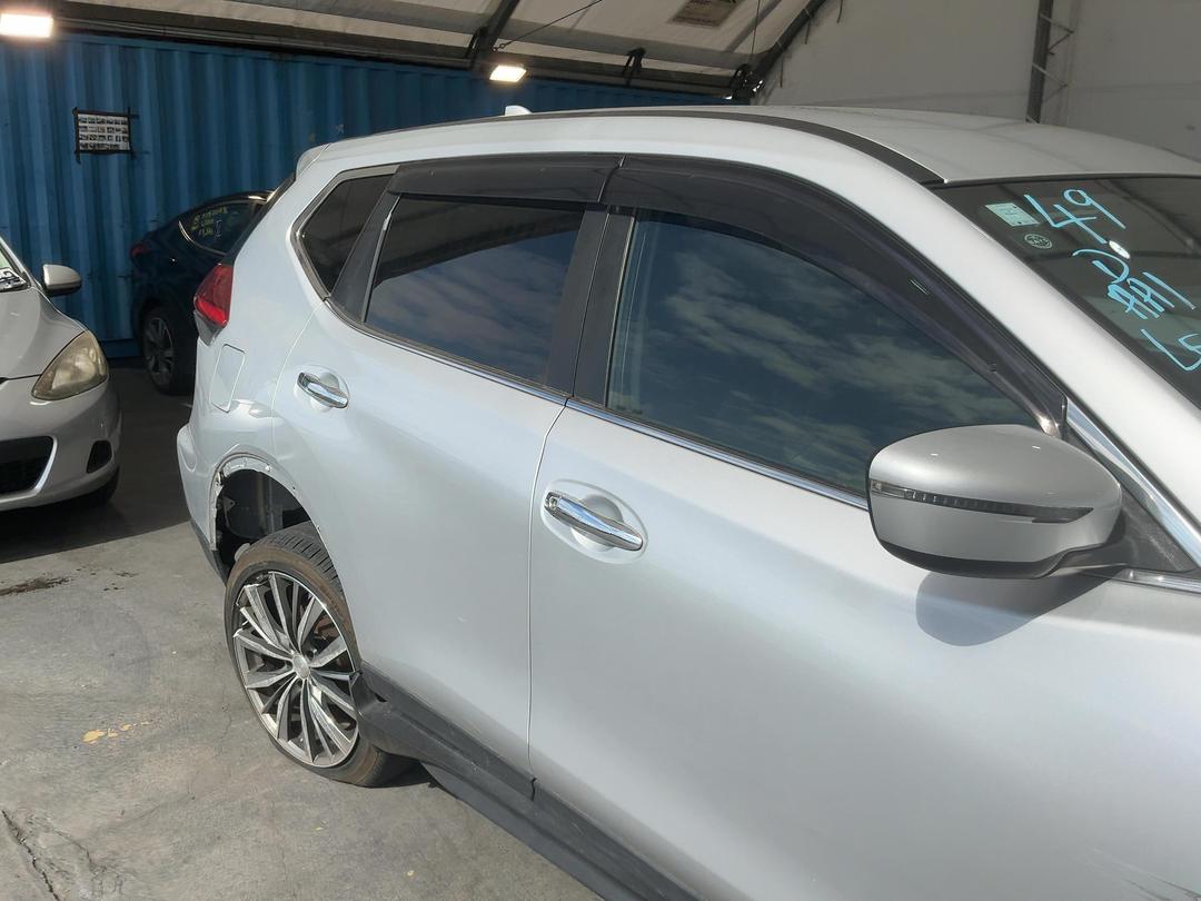 Photo '2' of Nissan X-Trail