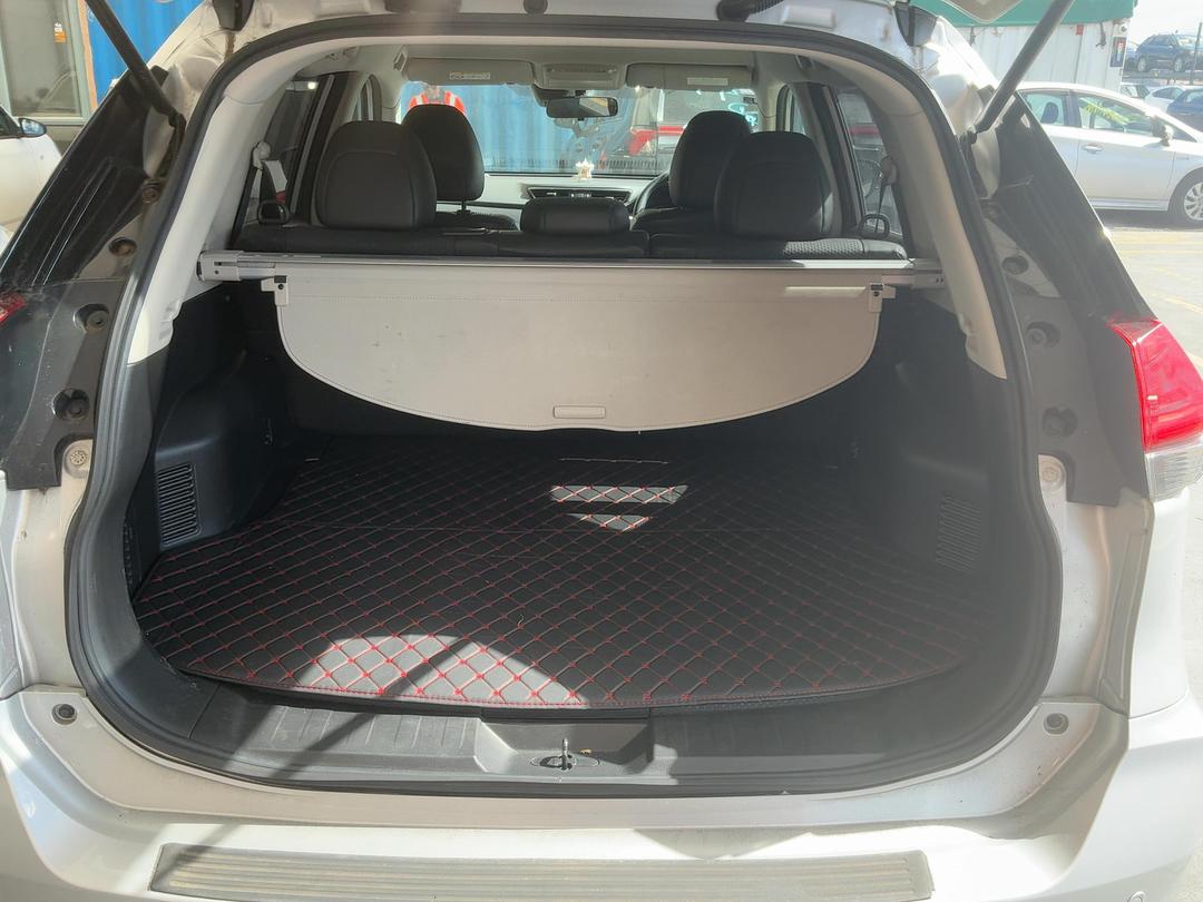 Photo '10' of Nissan X-Trail