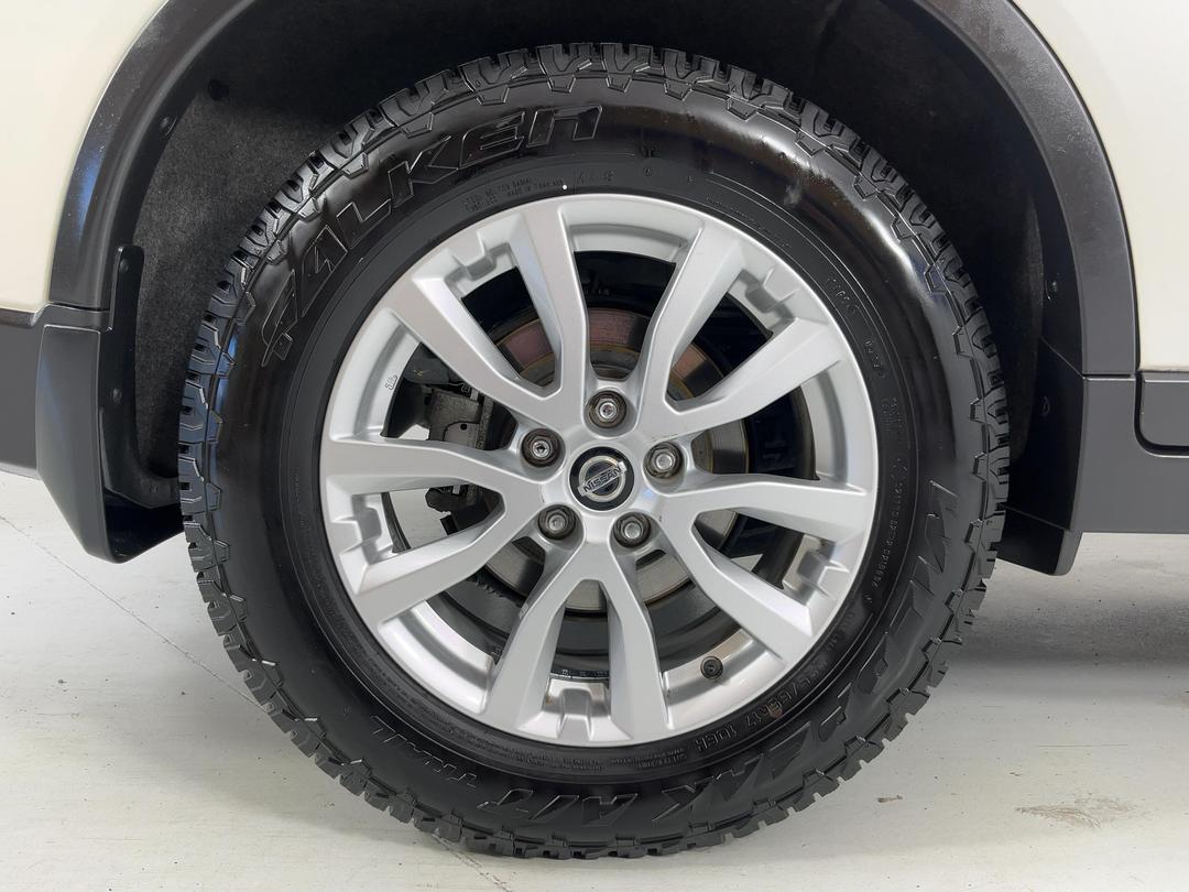 Photo '12' of Nissan X-Trail