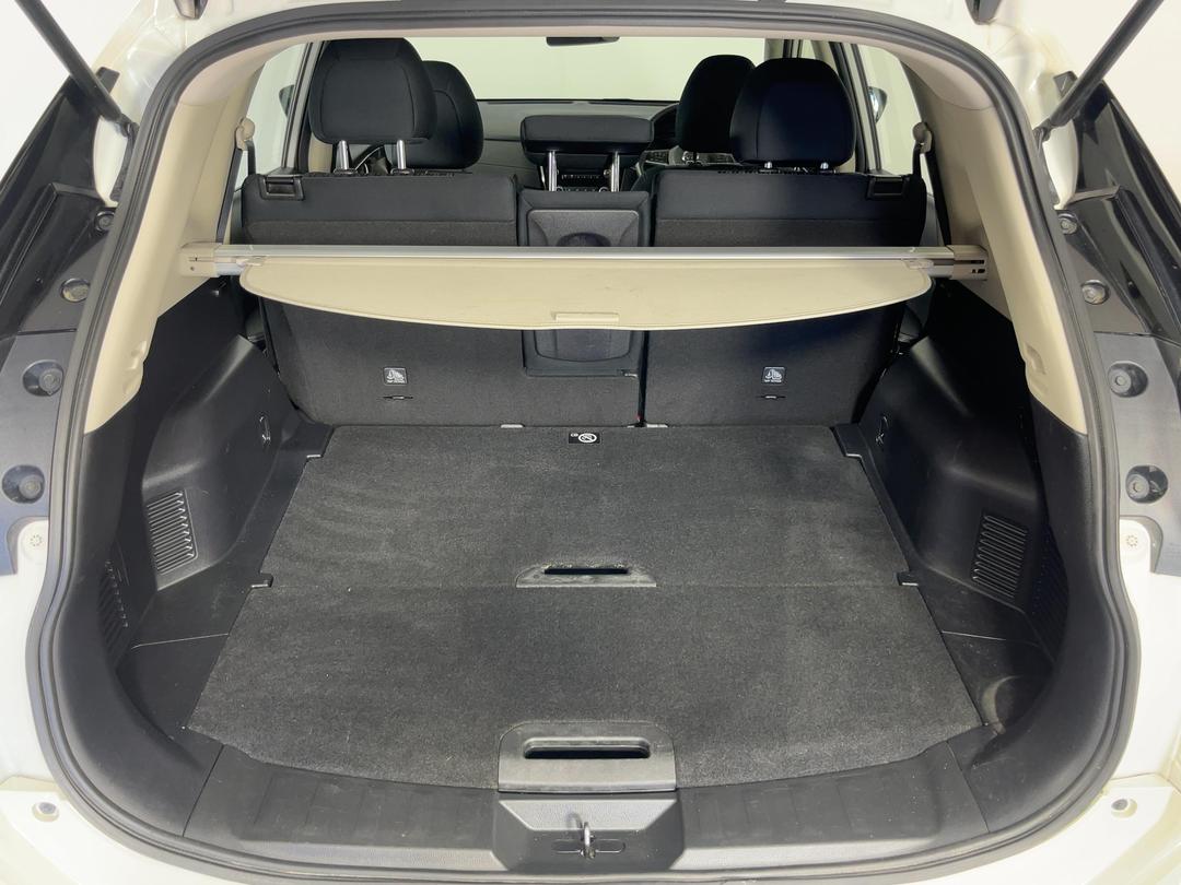 Photo '14' of Nissan X-Trail