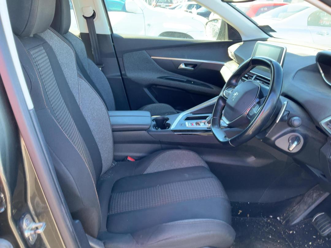 Photo '10' of Peugeot 3008 Active