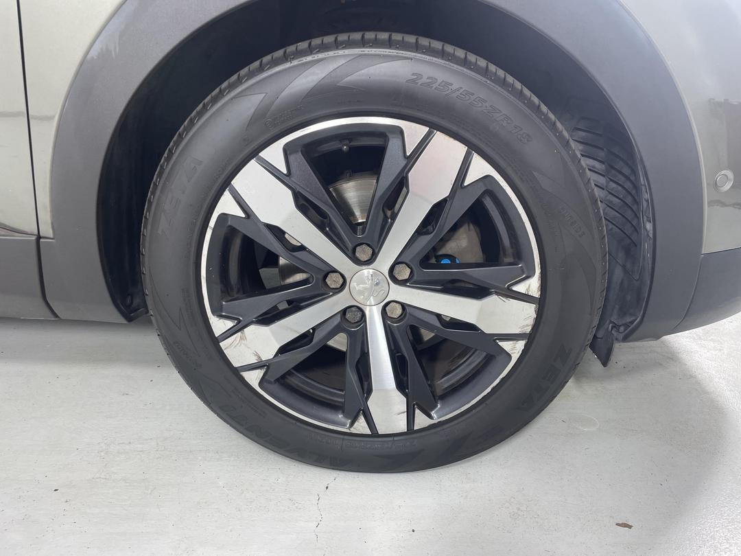 Photo '9' of Peugeot 5008