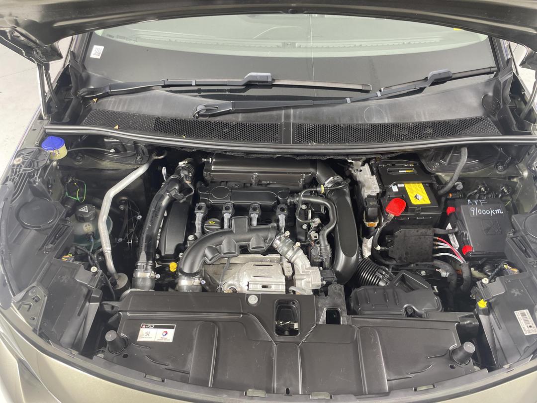 Photo '13' of Peugeot 5008