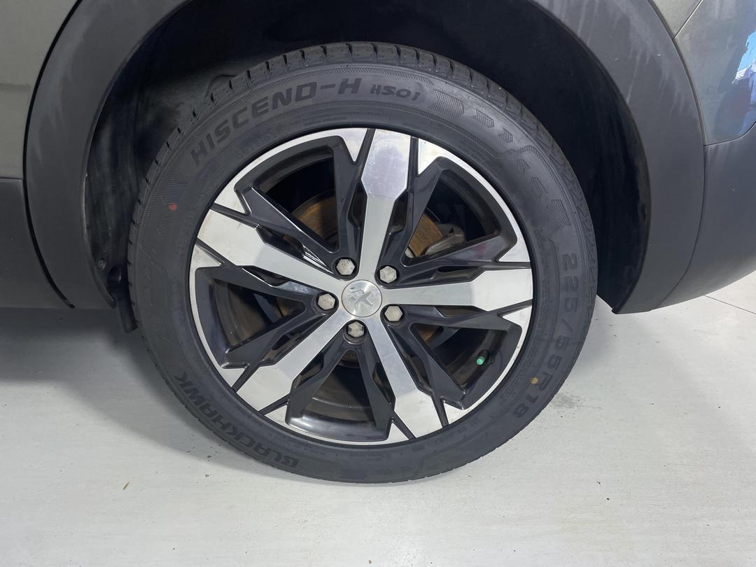 Photo '11' of Peugeot 5008