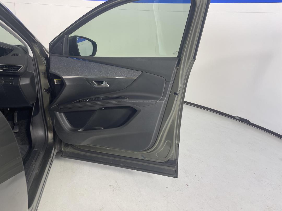 Photo '15' of Peugeot 5008