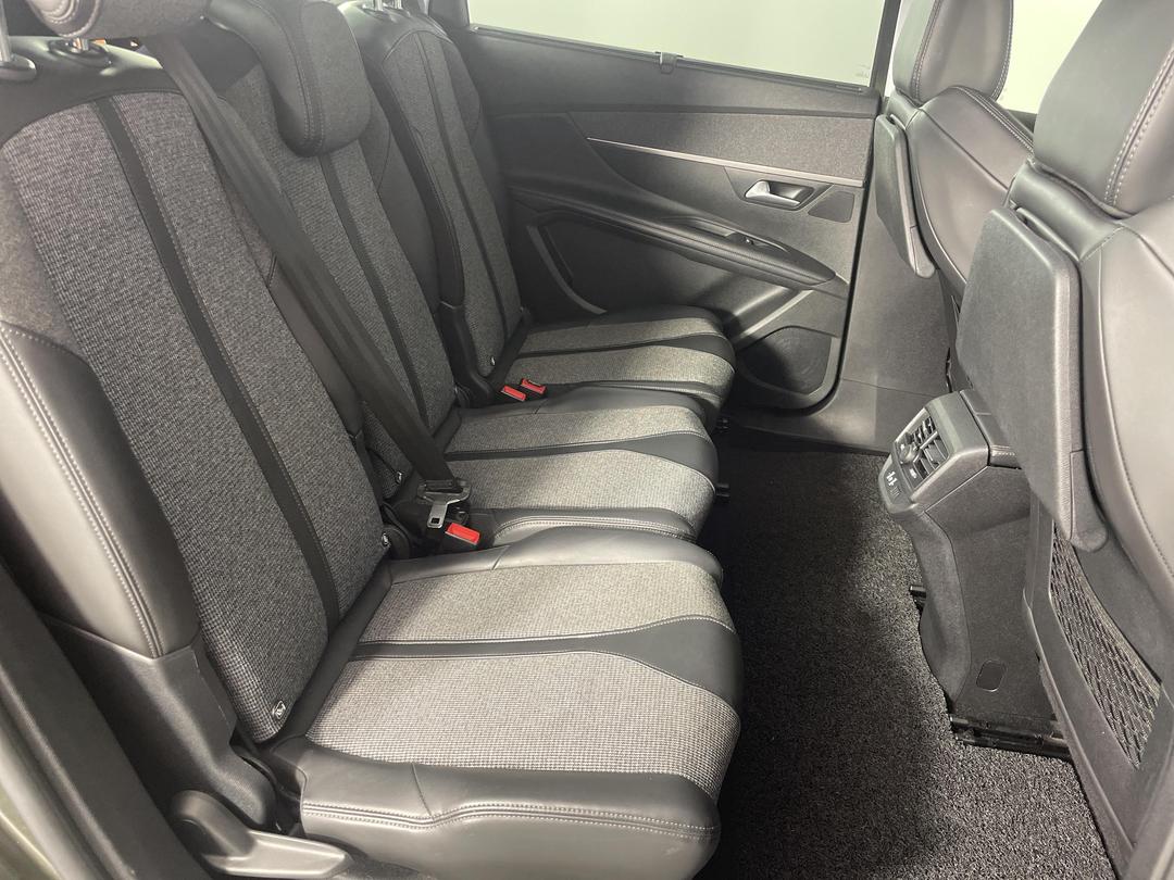 Photo '20' of Peugeot 5008