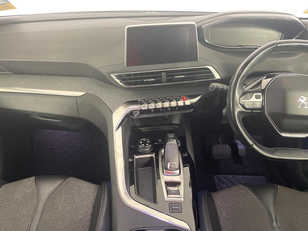 Photo '18' of Peugeot 5008