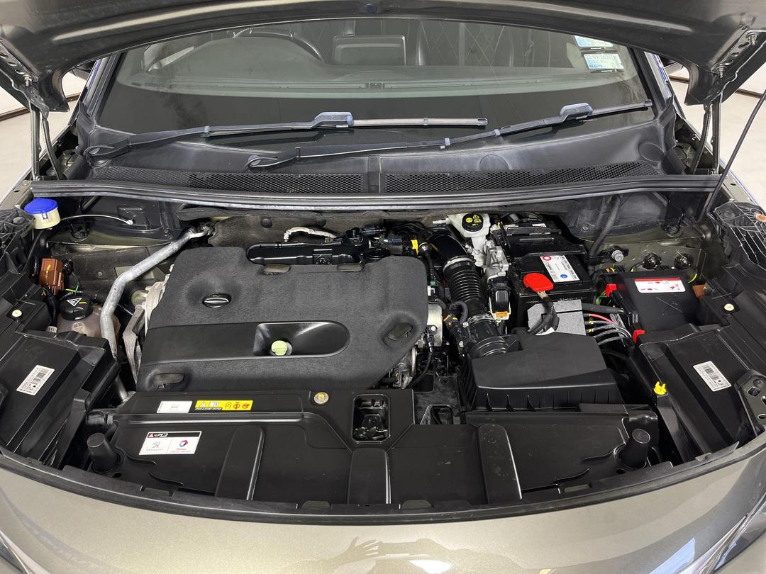 Photo '13' of Peugeot 5008