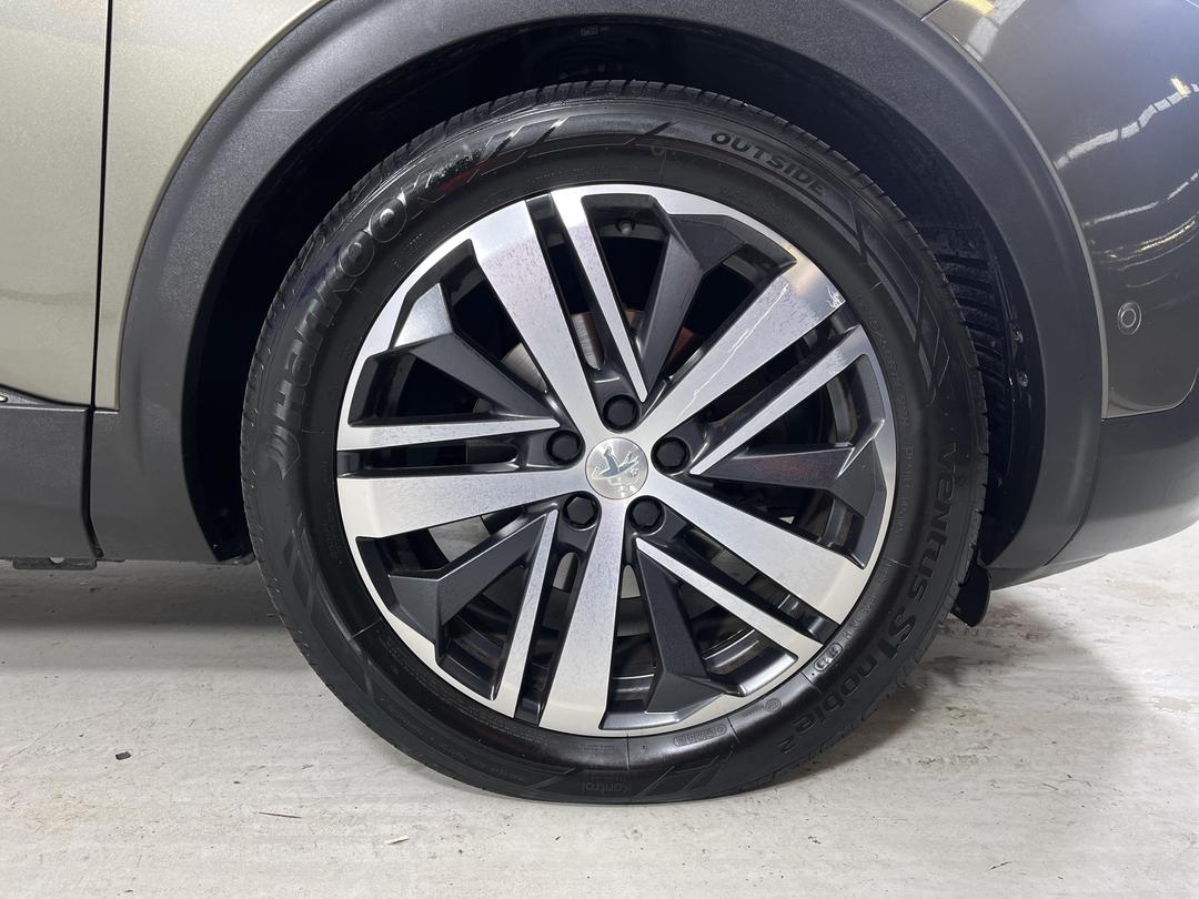 Photo '9' of Peugeot 5008